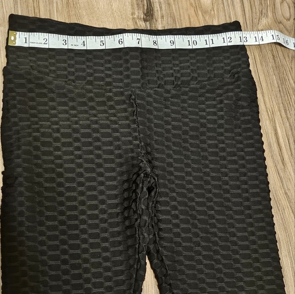 Black Textured Leggings - Picture 4 of 6